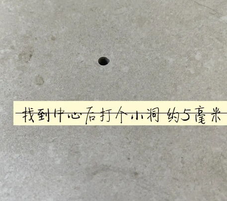 故城瓷砖空鼓维修公司专业解答在瓷砖铺贴过程中，如果砂料搅拌不均匀，将会带来以下问题
